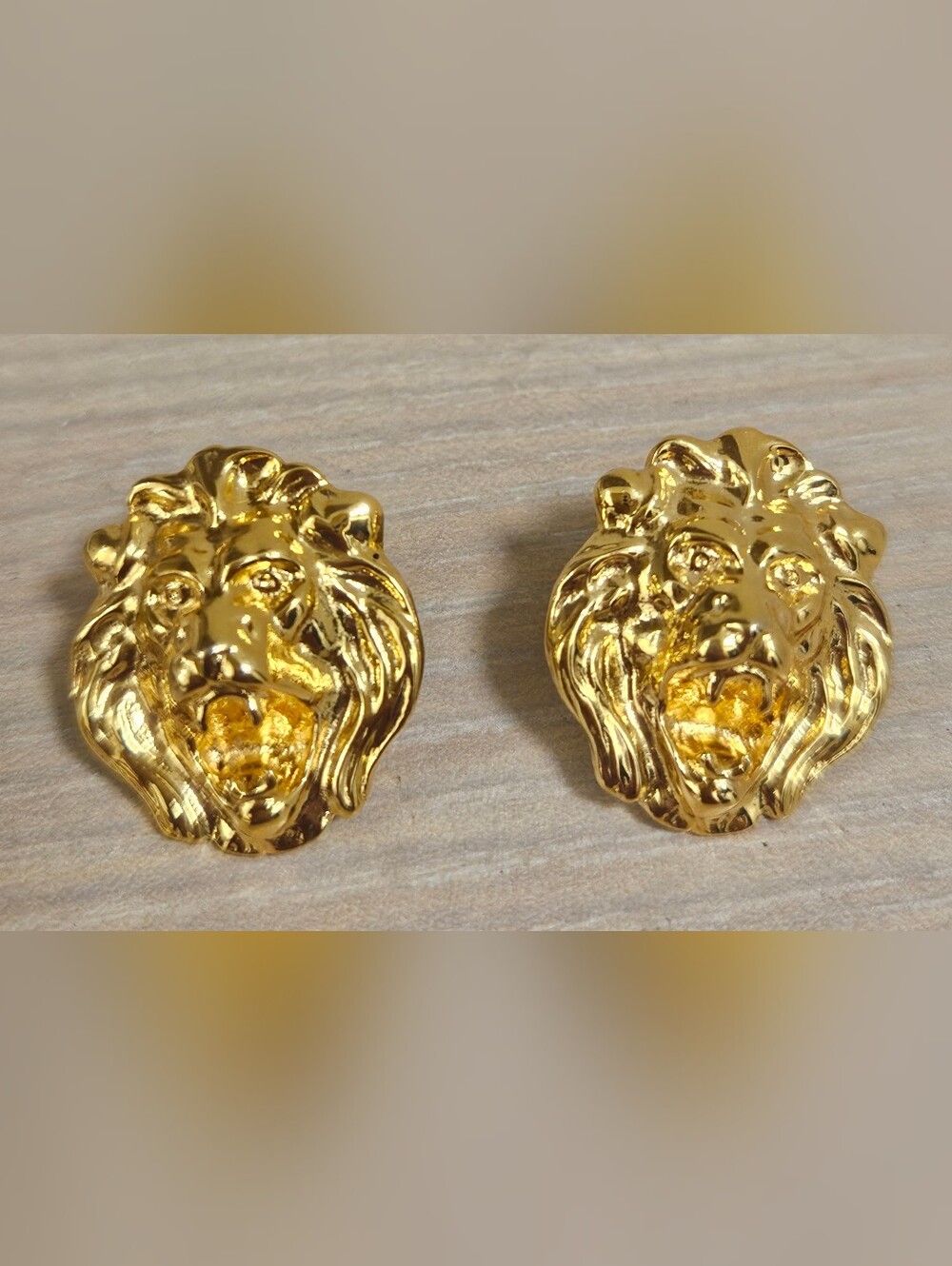 VTG Gold Tone 3D Roaring Lion Head Post Stud Earrings